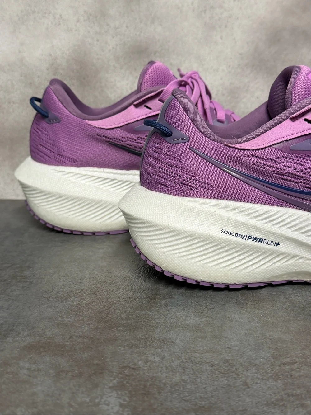 Saucony Triumph 21 Women's Purple Running Shoes S10881-32 Size 8